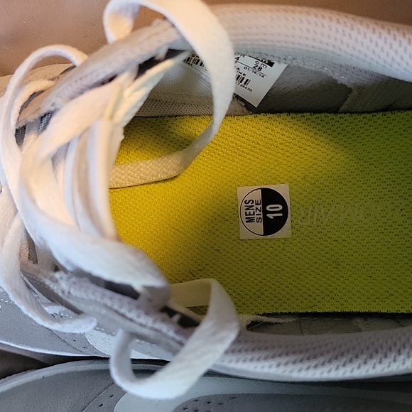 NWOT Nike Zoom Air
